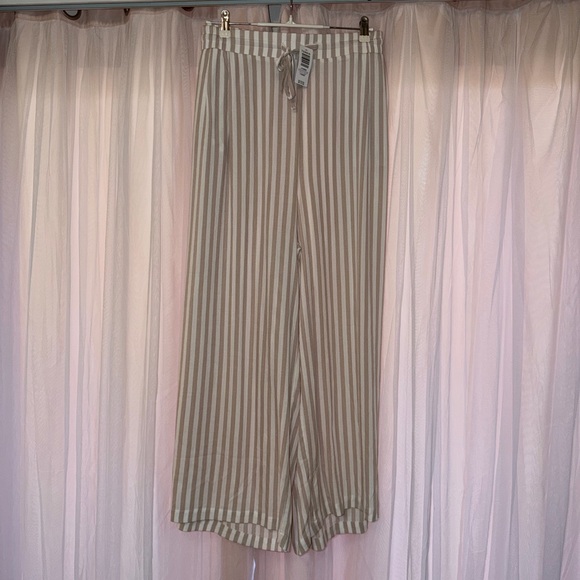Torrid Striped Wide-Leg Pull-on Pants - Picture 2 of 2